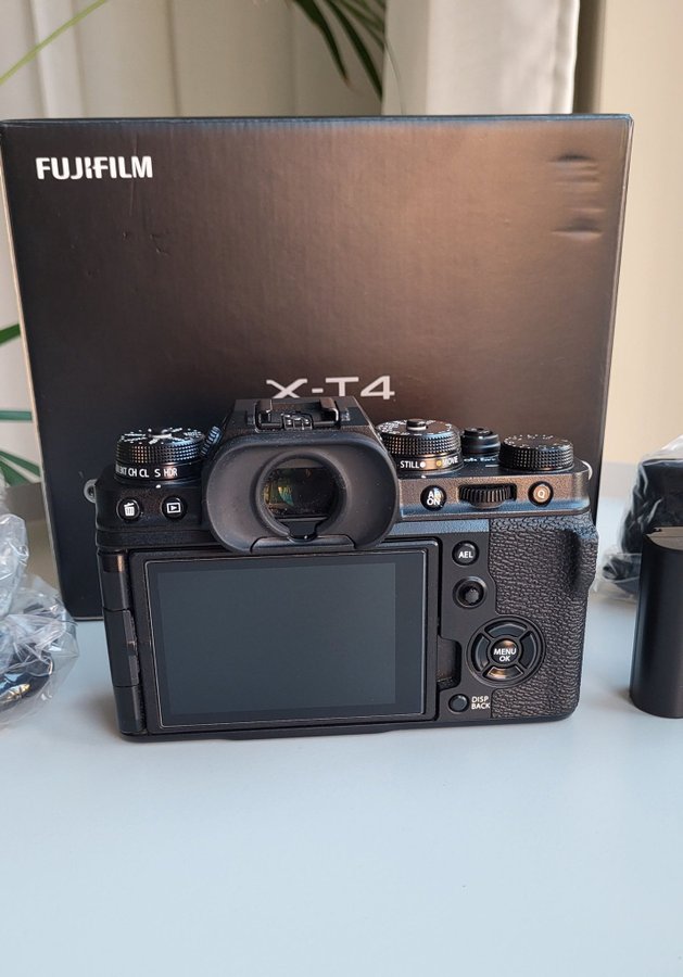 Fujifilm X-T4 i mycket fint skick - Sänkt pris 25/11!