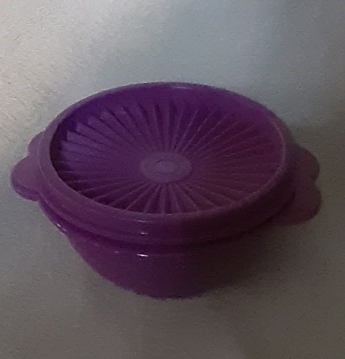 Tupperware skål med stjärnlock 4dl