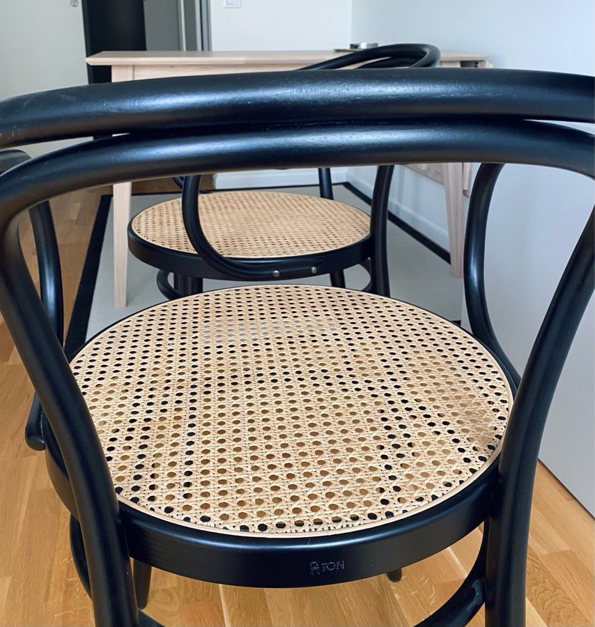 Thonet stolar med armstöd