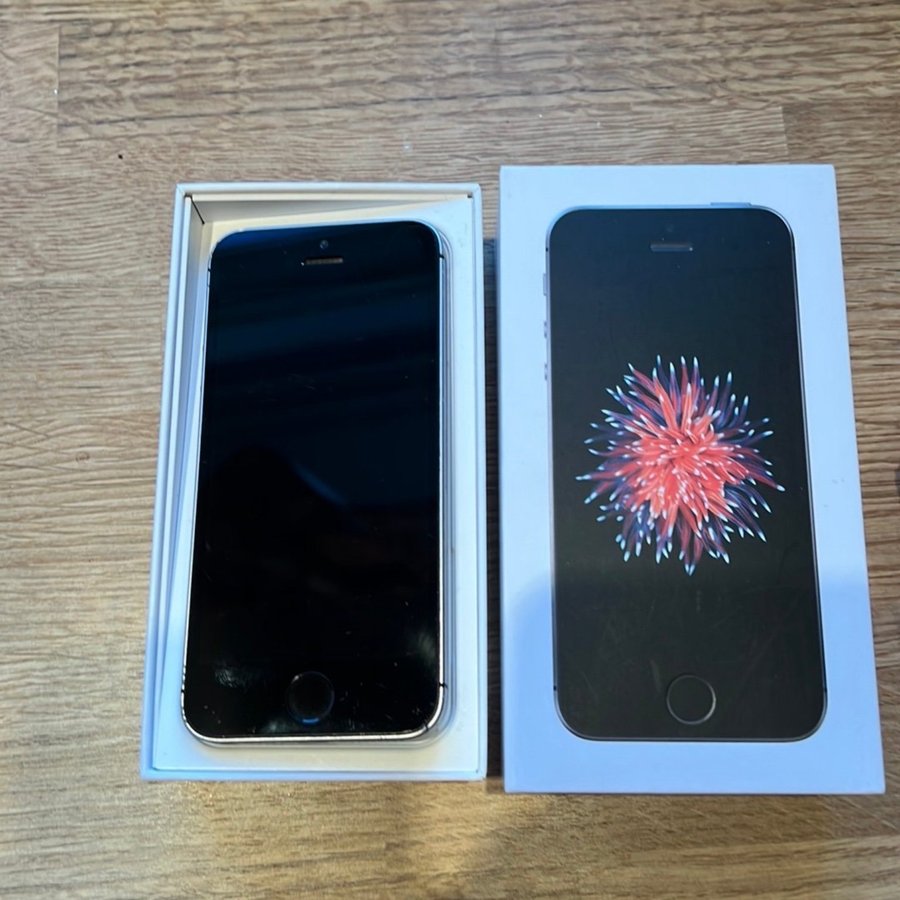 iPhone SE 32GB Space Gray