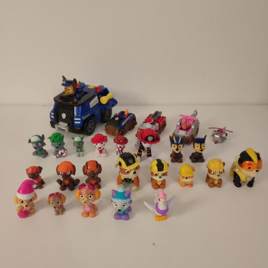 Paw Patrol figurer och fordon.