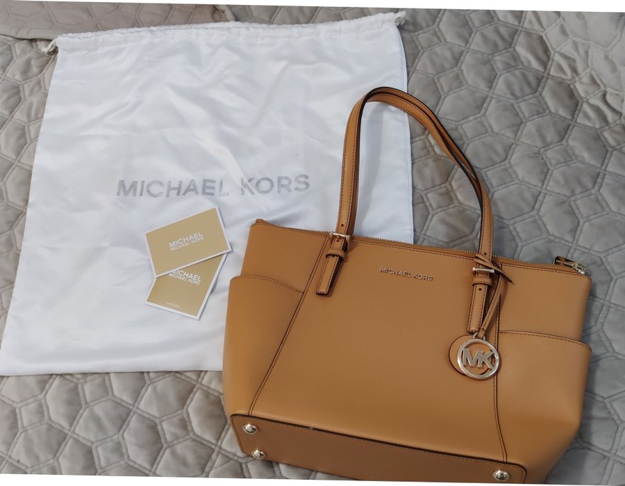 Michael kors jet set saffiano