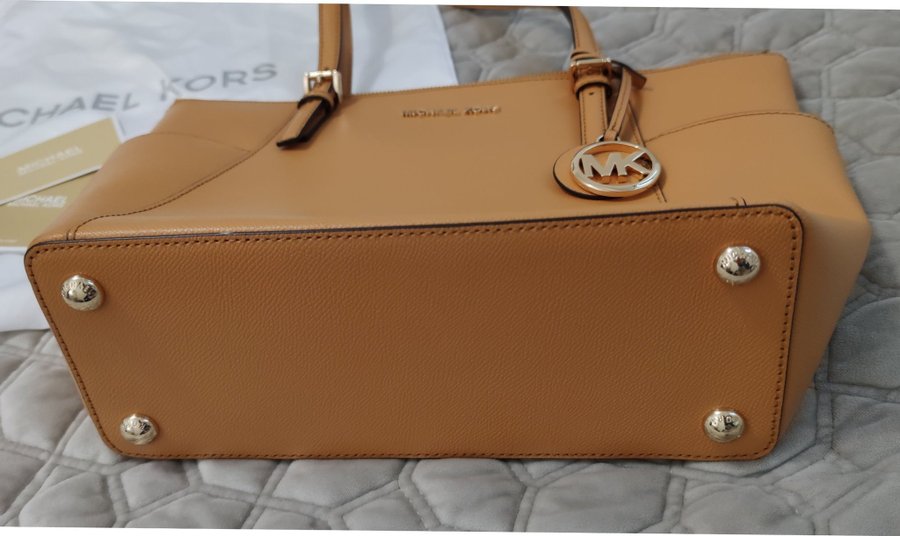 Michael kors jet set saffiano