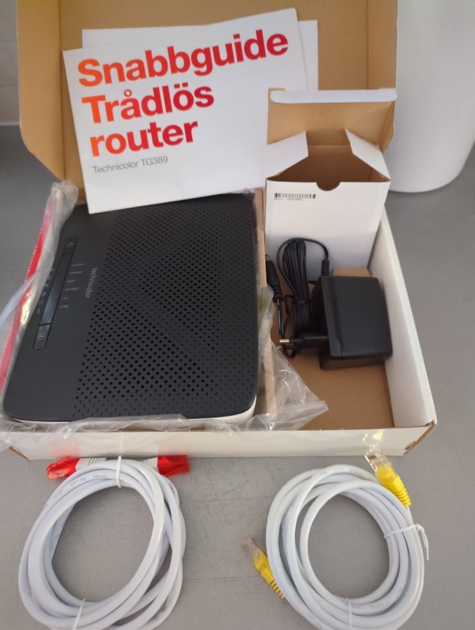 Technicolor TG389, trådlös fiber router Tele2, ny och oanvänd, komplett i box! 2