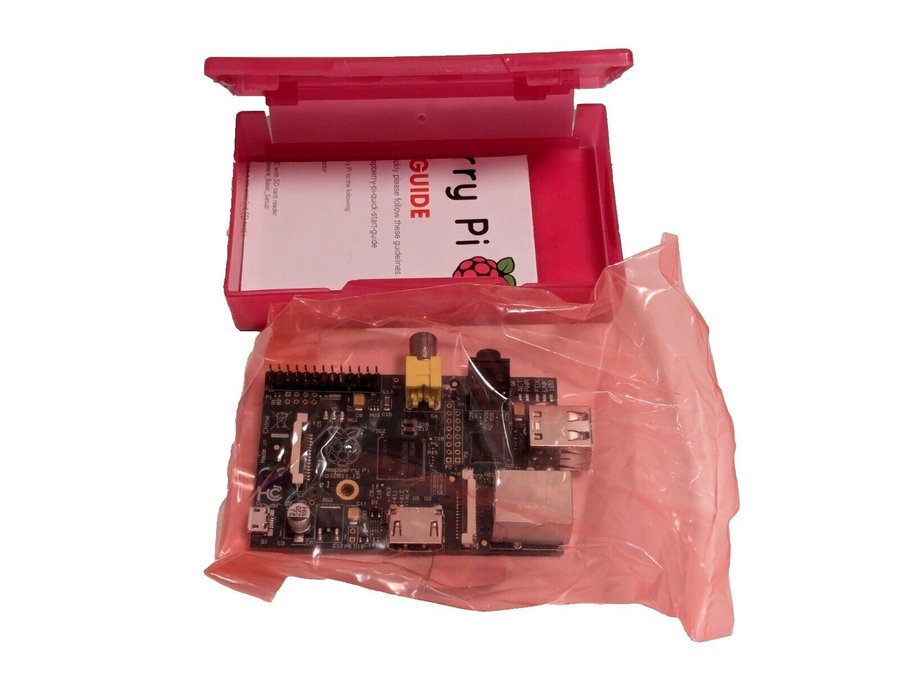 Raspberry Pi 1 Model B [Original 201112] [OANVÄND] med strömad case 16GB SDHC