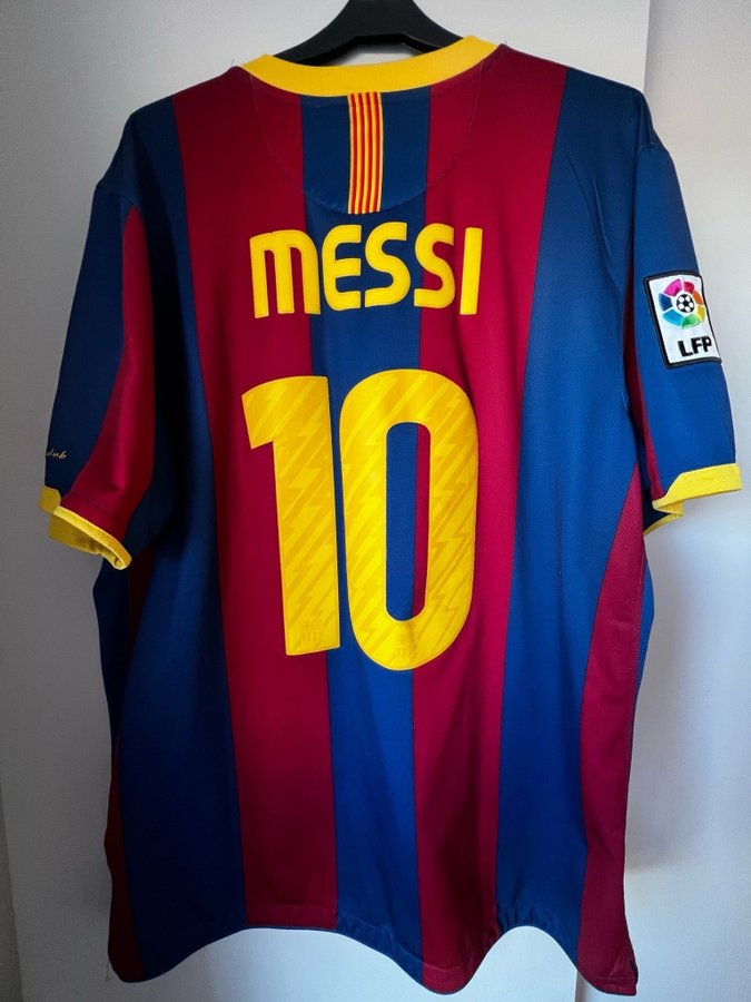 FC Barcelona hemmatröja 2010/2011 med #10 Messi på ryggen. Storlek XL