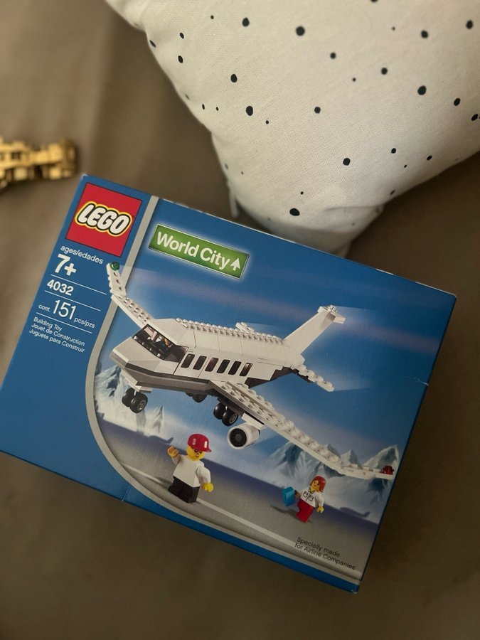 SÄLLSYNT LEGO World City 4032 Flygplan