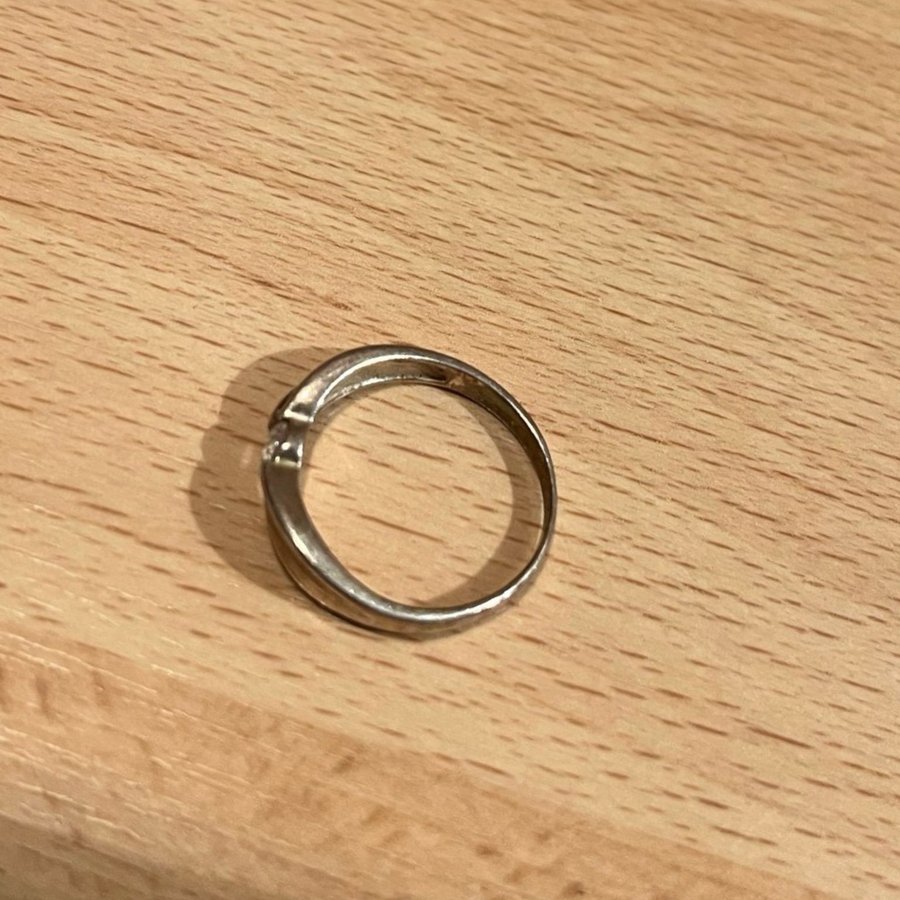 Silverring med sten, 20 mm. Sterling, 925.