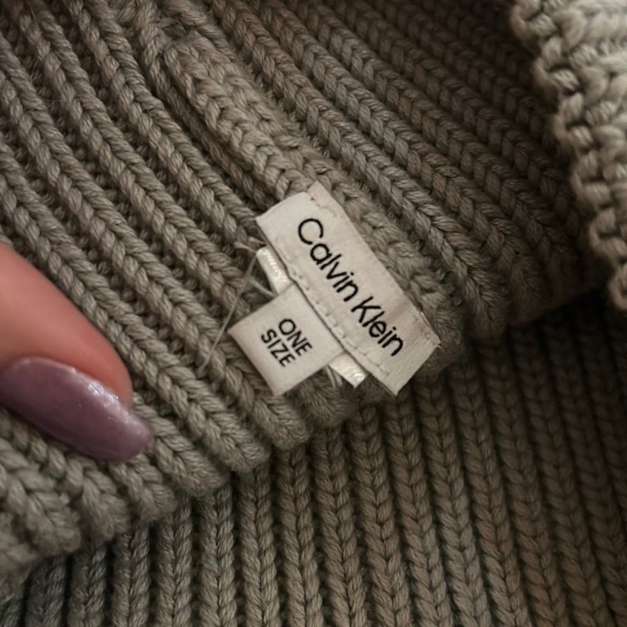 Calvin Klein grå mössa, storlek ONE SIZE