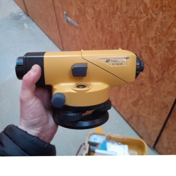 Topcon X-7638 Niveler