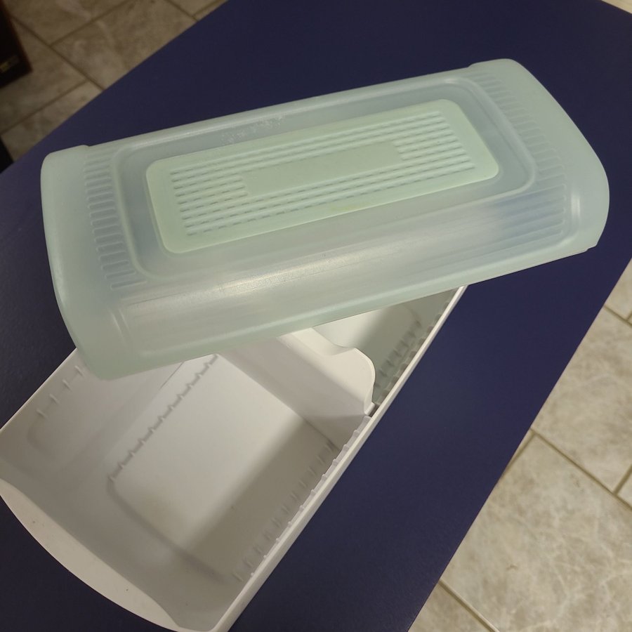 Tupperware " brödlåda "