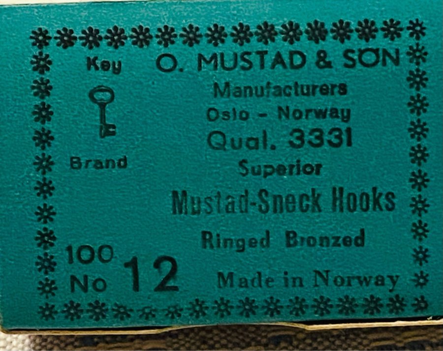 OBS Mustad nr12 Qual 3331 . Otroligt fina småkrokar brons ! 100st i originalask