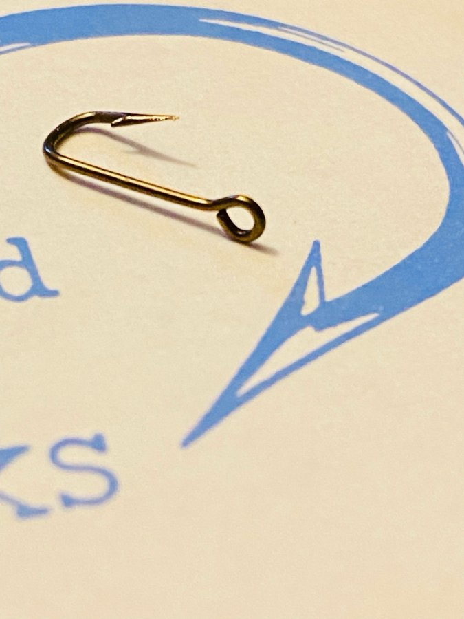 OBS Mustad nr12 Qual 3331 . Otroligt fina småkrokar brons ! 100st i originalask