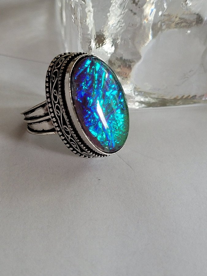 Triplett Opal från Australien, ring stl. 17,25- 17,50