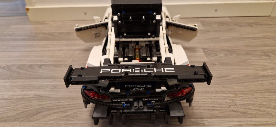 Lego technic 42096 Porsche 911 RSR