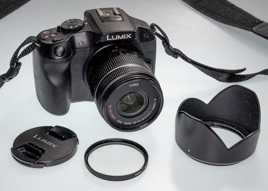 Panasonic Lumix DMC-G6 Camera, 14-42mm lens,UV filter,Lens hood, Battery,Charger