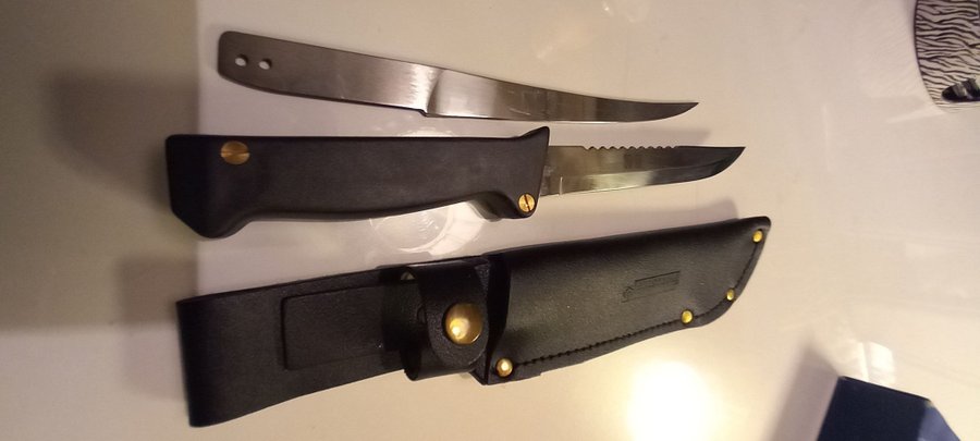 Jägare k.niv med dubbla bland Multiknife for fishermen