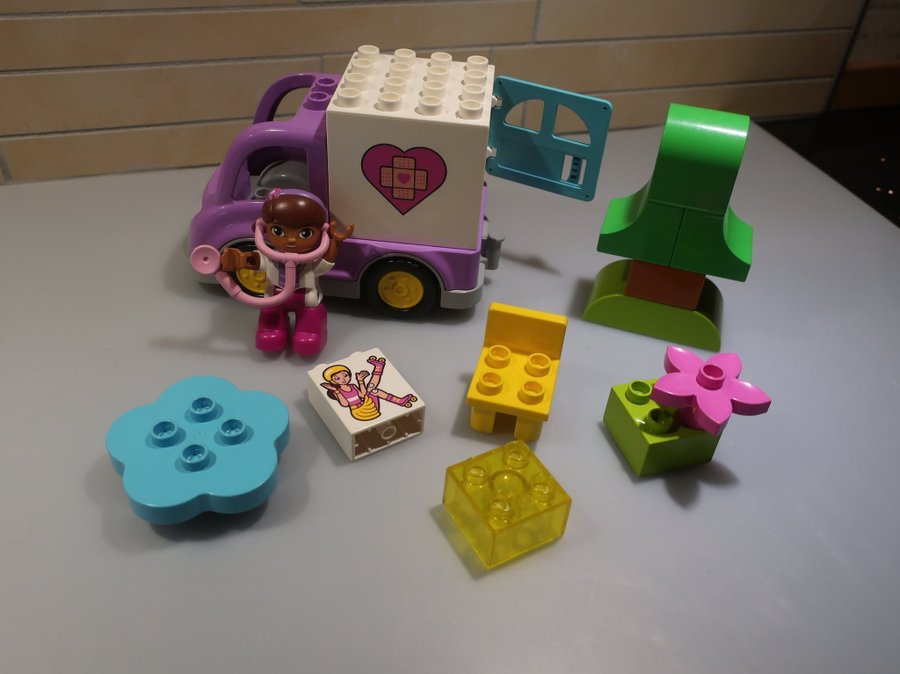 Lego - Duplo - Disney - Doc McStuffins: 10605 - Rosie The Ambulance