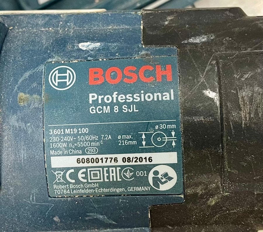 Bosch kap/gersåg GCM 8 SJL med stativ