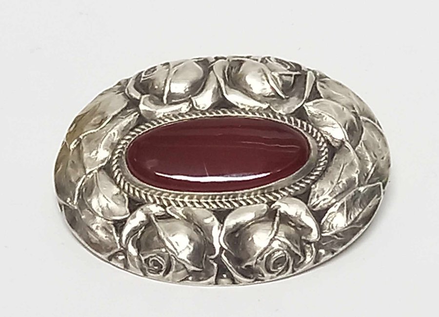 Gammal brosch med karneol, silver 800, 1920-talet