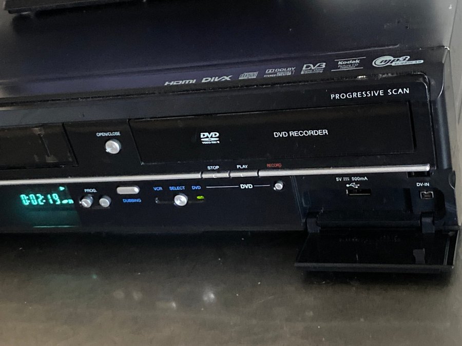 FUNAI DVD / VHS Kombo med HDMI - Kombinerad recorder spelare WD6D-M100 WD6DM100