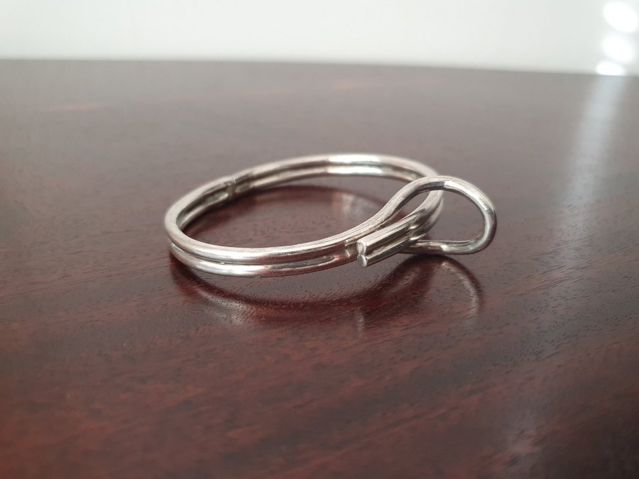 Silver Armband 830S Öppningsbar Diam 6,5 cm Vikt 35,2 gr Reglerbar Str Stämpad