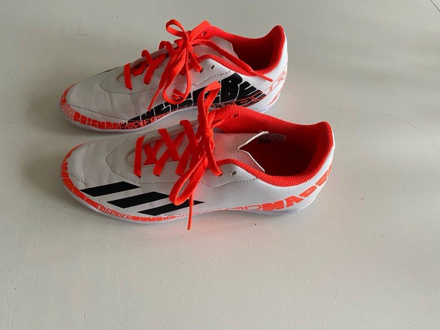 Adidas Fotbollsskor inomhus stl 37 1/3