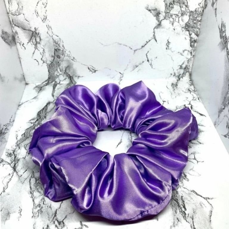 Lila överdimensionerad XXL Scrunchie snodd siden Enchanted Scrunchie NY