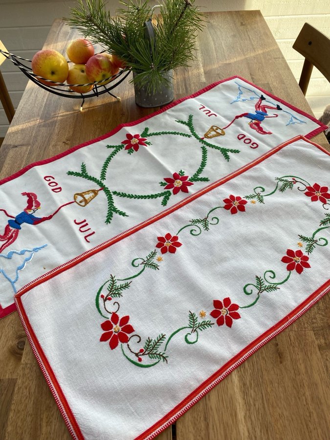 2 fina broderade juldukar/löpare, jultextil,