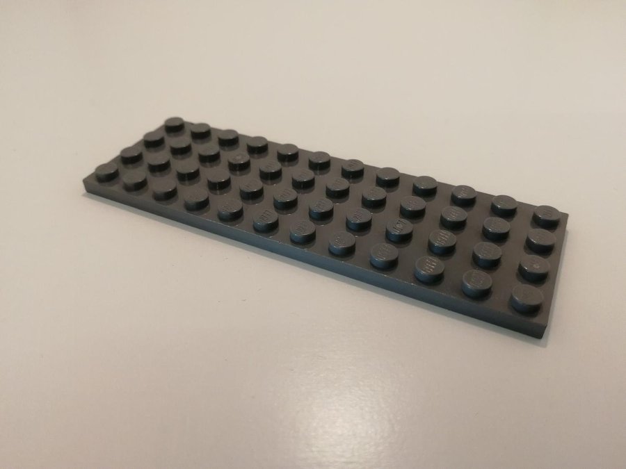 Lego - platta - plate - 4x12 - part 3029 - mörkgrå (bluish)