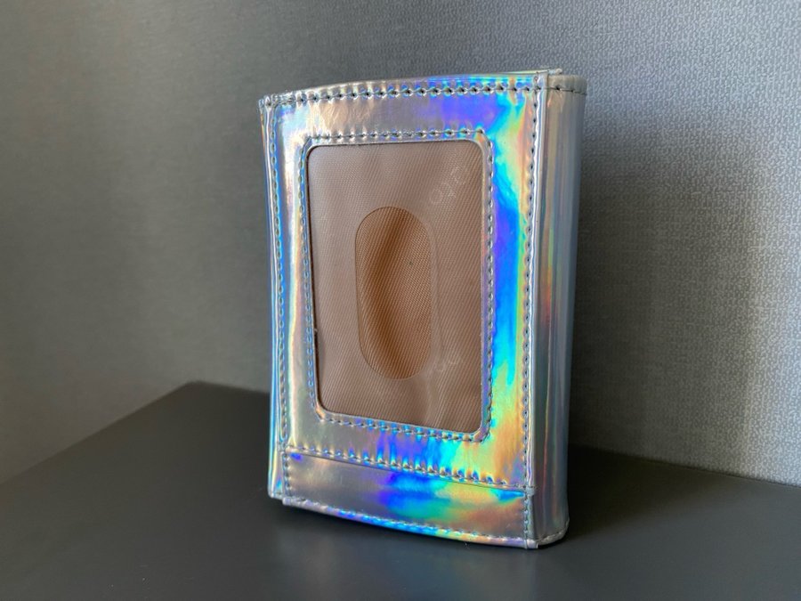 Plånbok från Kawaii - silver holografisk med pärlor