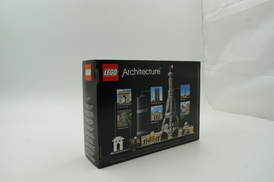 LEGO 21044 Architecture Skylines Paris Oöppnad