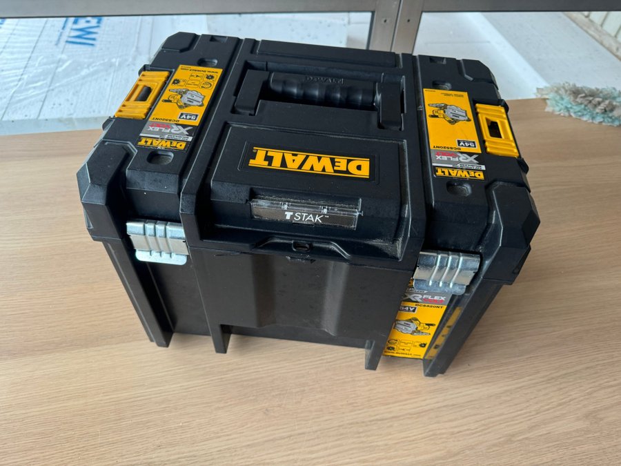 DEWALT DCS520NT 54V sänksåg med skena