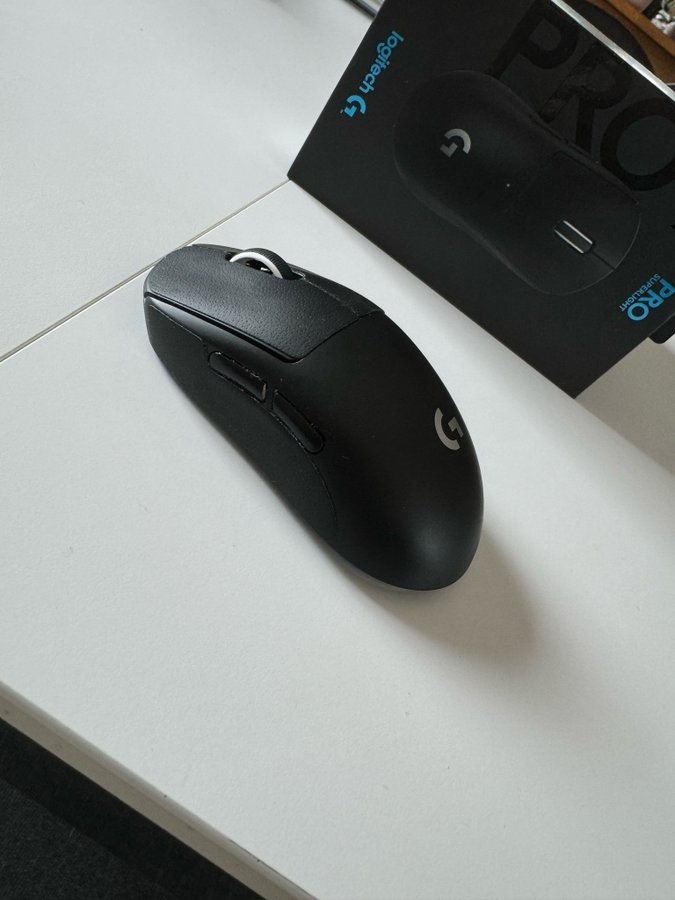 Steelseries Apex Pro Mini  Logitech GPRO Superlight Wireless