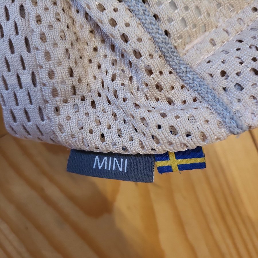 BabyBjörn Bärsele Mini pärlemorrosa mesh