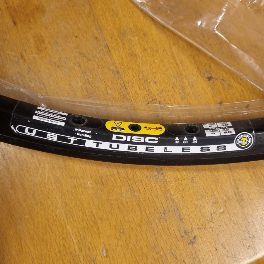 Ny svart aluminiumfälg Mavic TXC 3.01 559 mm tubeless fälg