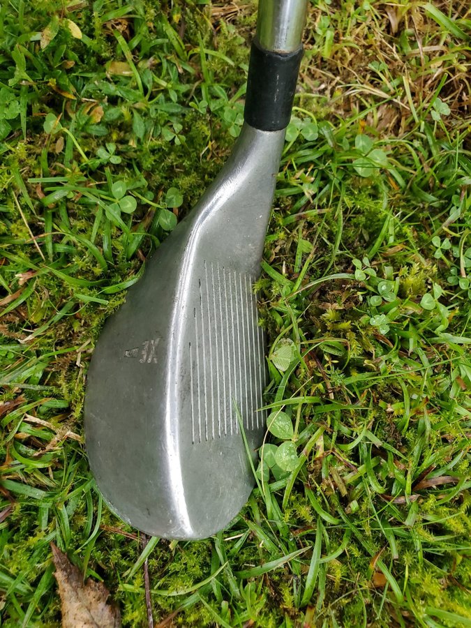 Säljer Spalding Executive fairway 9 och chipper