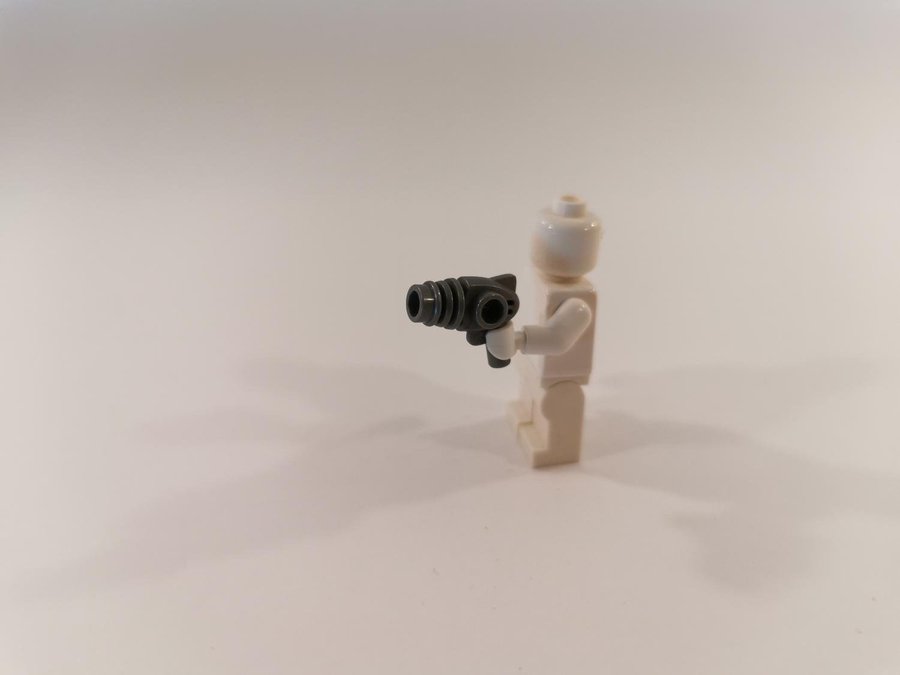 Lego - tillbehör - space gun - pistol - part 87993 - pearl light gray