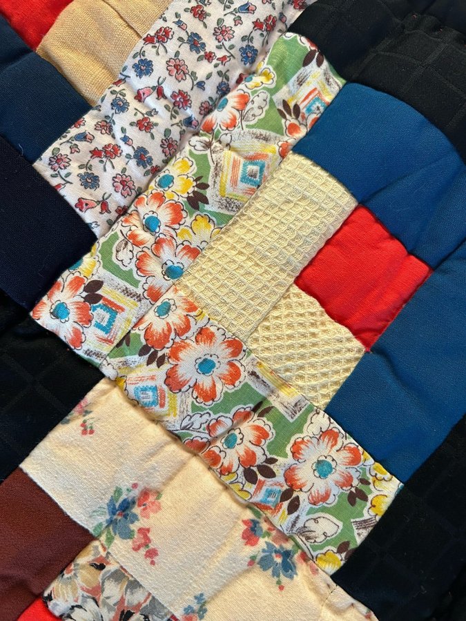 Tjockt FINT LAPPTÄCKE quilt patchwork äldre TÄCKE ÖVERKAST pläd filt VINTAGE