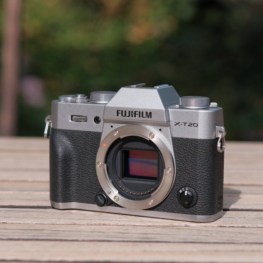 Fujifilm X-T20 – Kompakt och snygg systemkamera i nära nyskick!