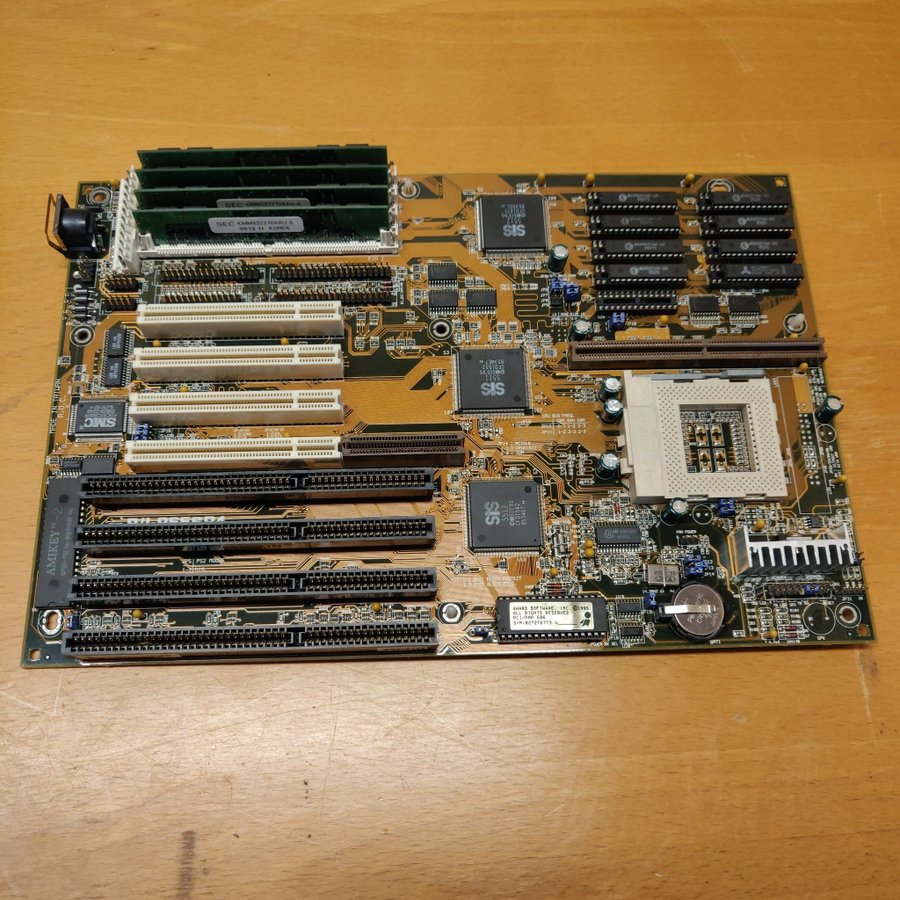 ASUS P55SP4 rev 14 - Socket 7 moderkort med 32 MB ram