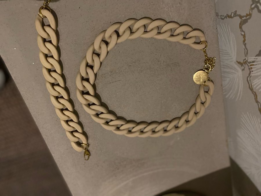 Halsband och armband