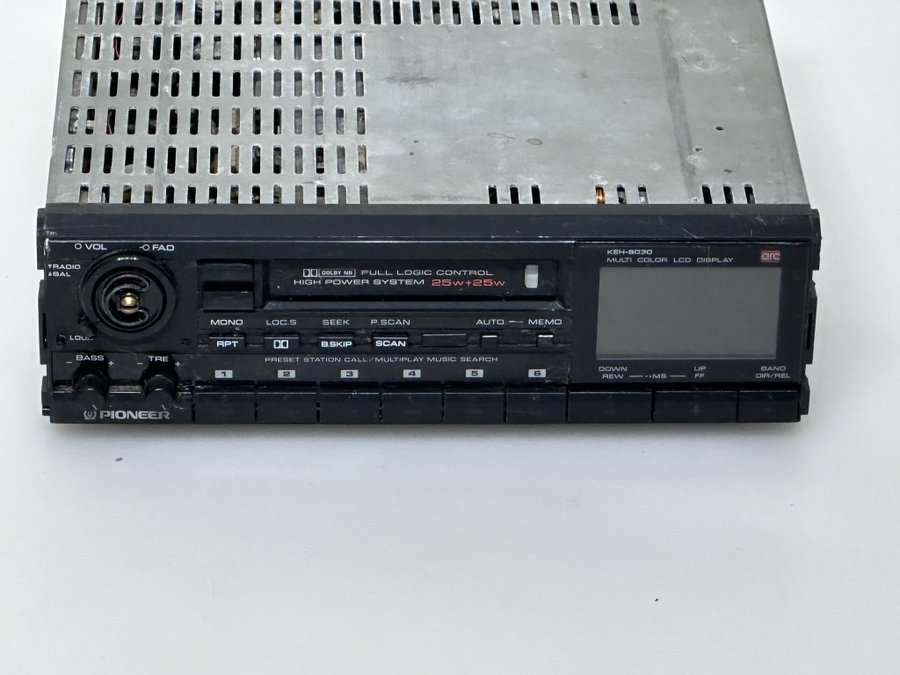 Pioneer KEH-P8300 Bilstereo - kassetstereo / radio - Retro