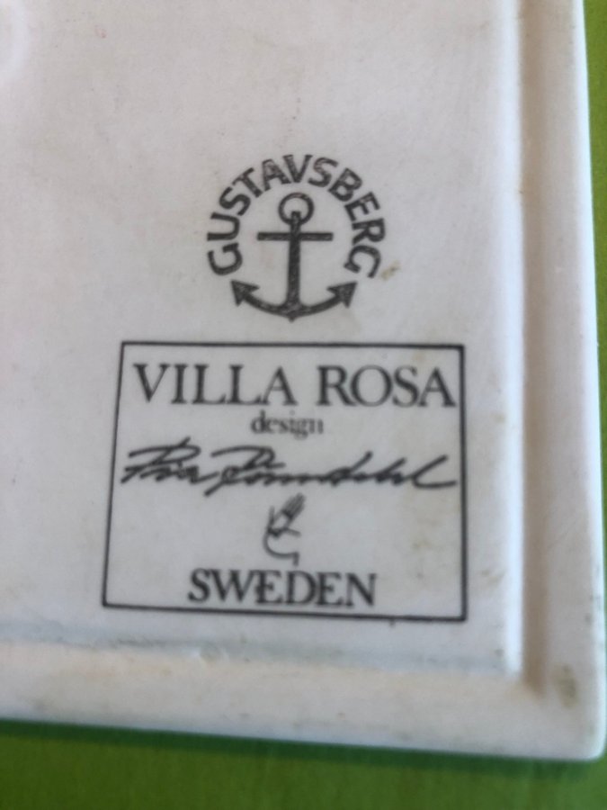 PIA RÖNNDAHL - kakelplatta "VILLA ROSA" - Gustavsberg. 12 x 12 cm.