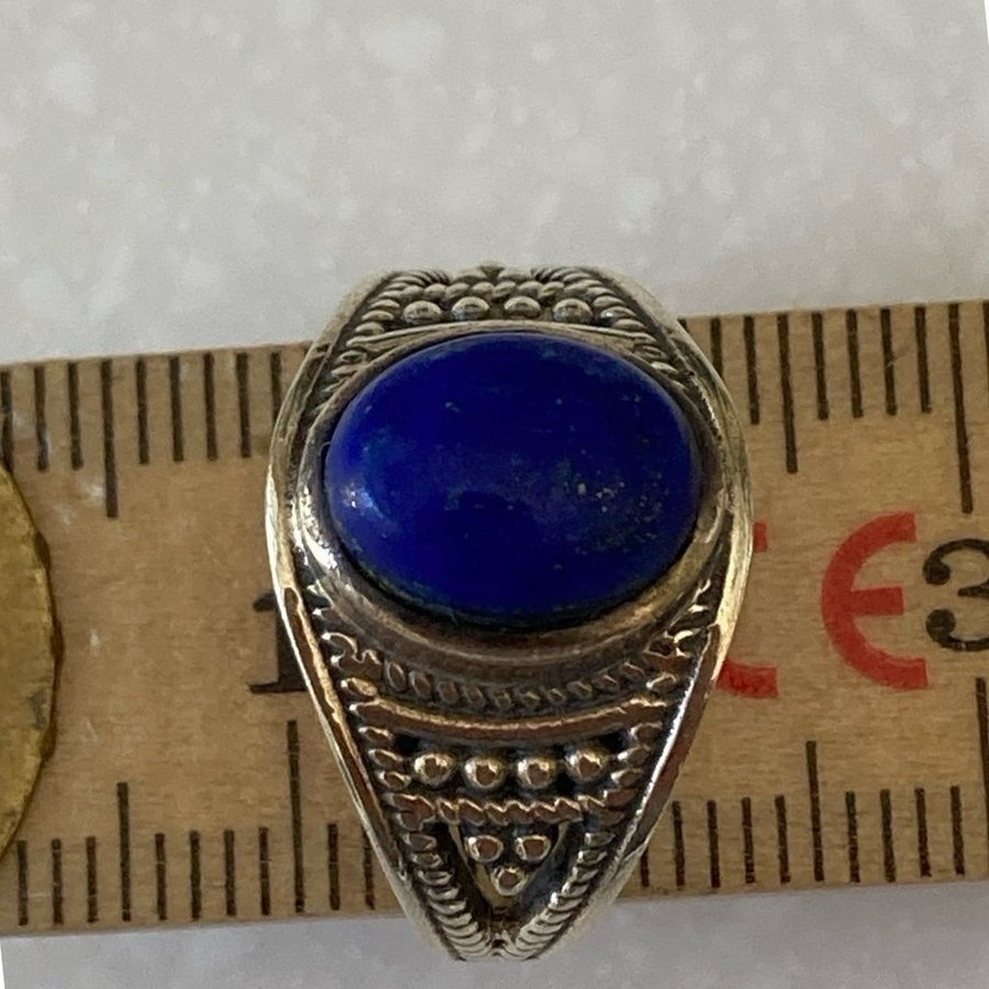 SILVER RING med blå LAPIS LAZULI