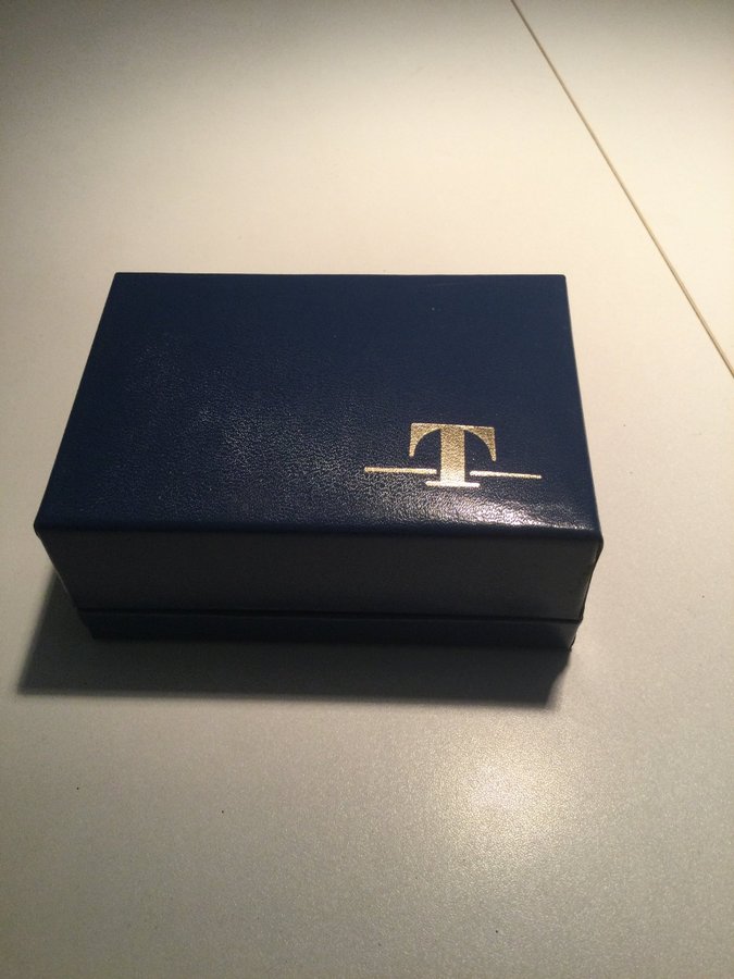 Vintage Rare box Ask etui fodral Tissot till armbandsur från nedlagd butik Fynd