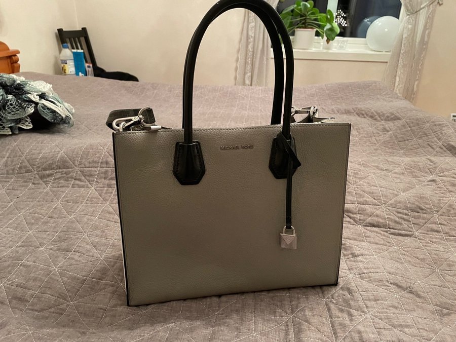 Michael Kors väska