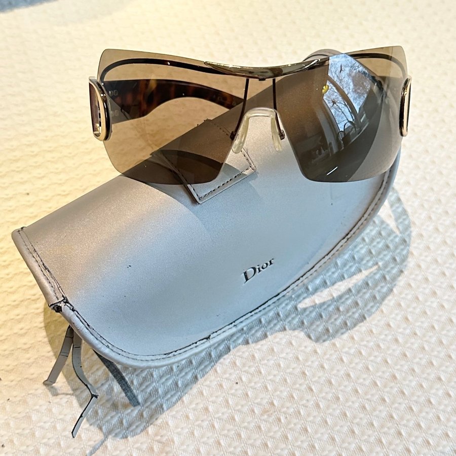 Dior Airspeed 1 AVDTY 105 | Iconic sunglasses