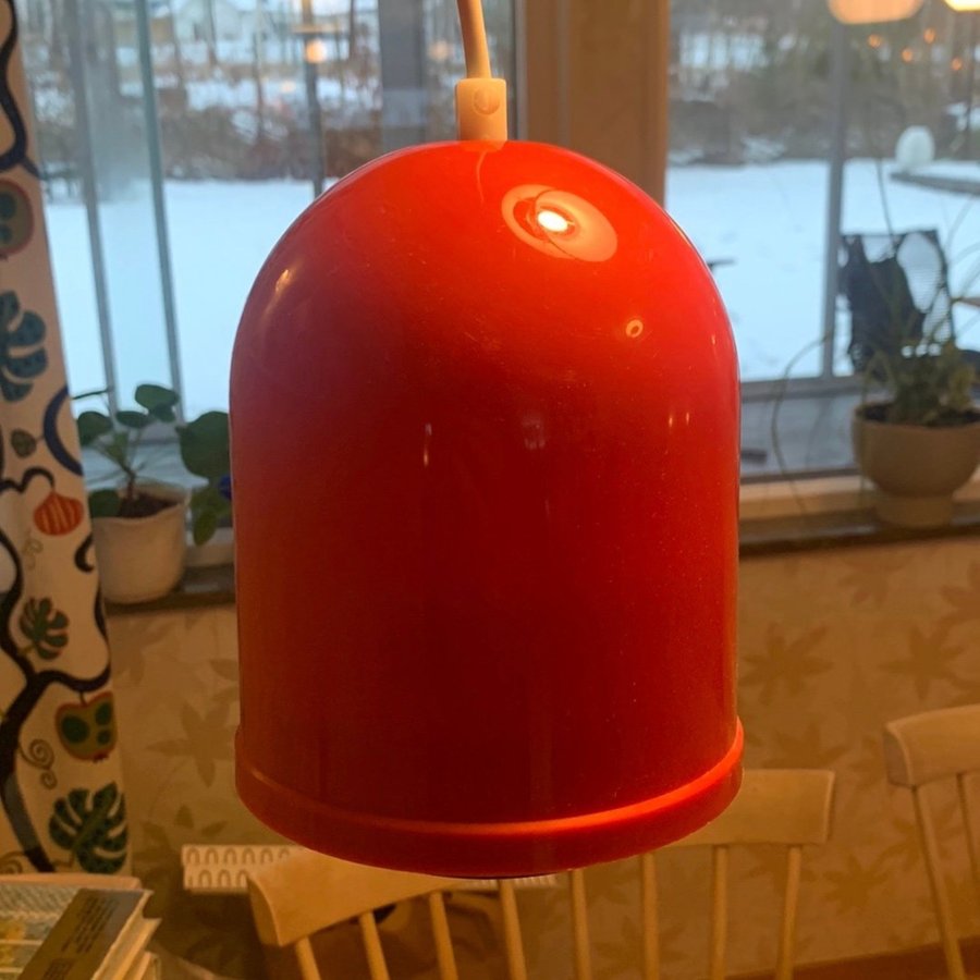 Röd taklampa fönsterlampa vintage lampa i plast Enco