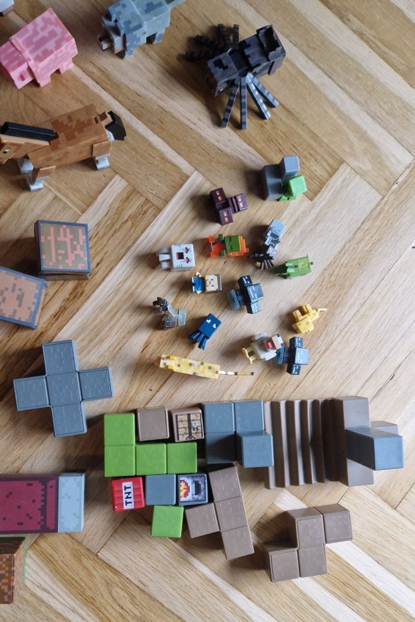 Minecraft Mojang Figurer Figur Leksaker Gubbar Djur Vapen Klossar